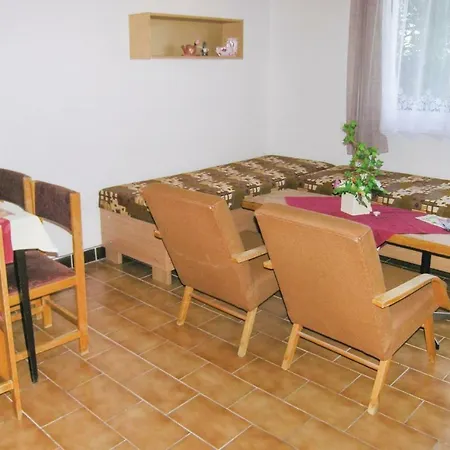Two-bedroom In Slapy Nad Vltavou * Rabyne