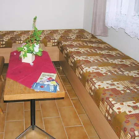 Two-bedroom In Slapy Nad Vltavou Lägenhet